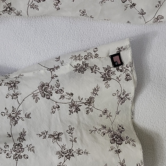 Long Sleeve, light weight blouse - Picture 3 of 4